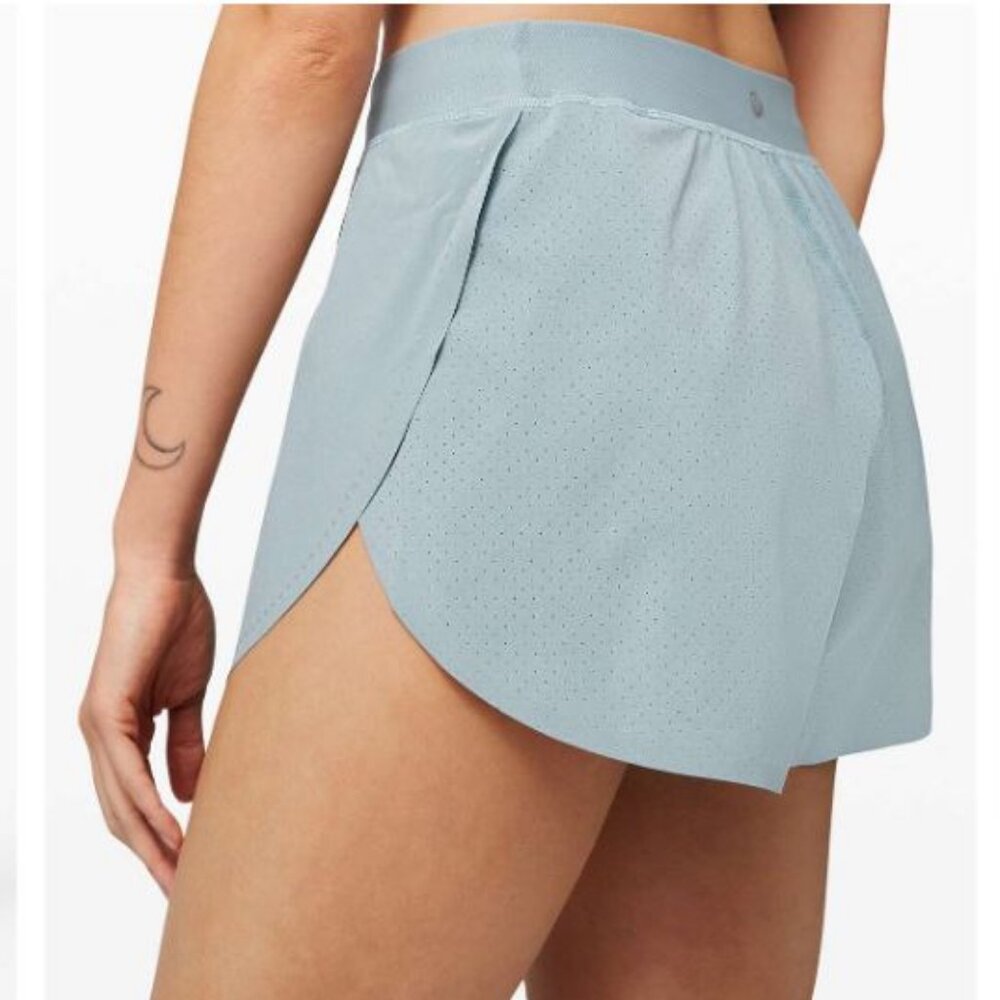Lululemon Find Your Pace Shorts, size 4, Blue Cast